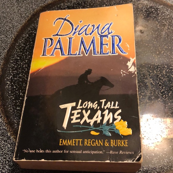 Books - Picture 4 of 8